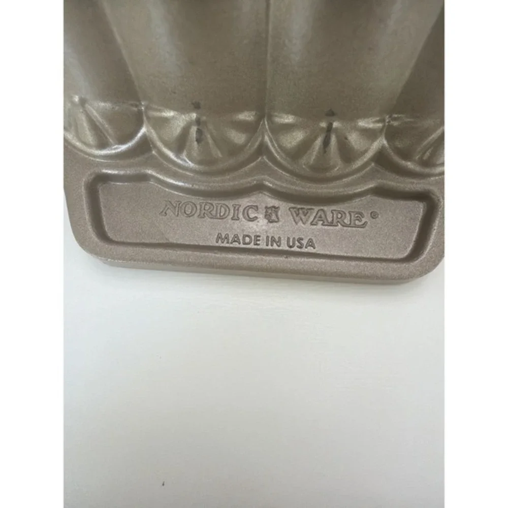 Nordic Ware Lemon Bread Pan Cast Aluminum Loaf Pan Made in USA Lemon Mold.  5114